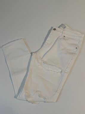 NEW - ASOS - WHITE SKINNY JEANS - RIPS / RAW HEM